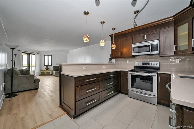 Building Photo - 725 Miller Ave