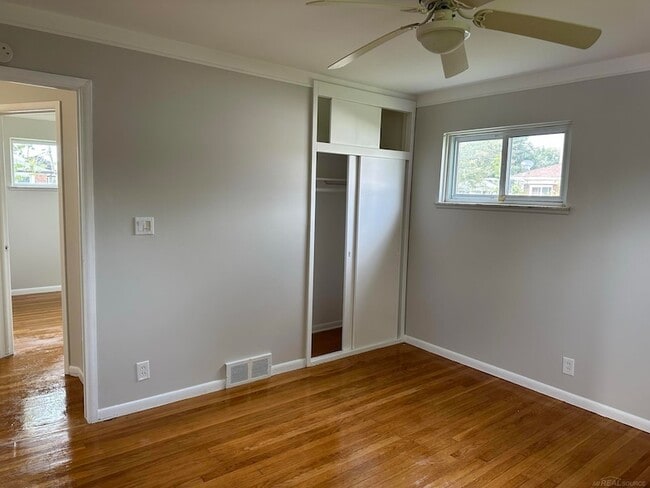 Building Photo - 26300 Fernwood St