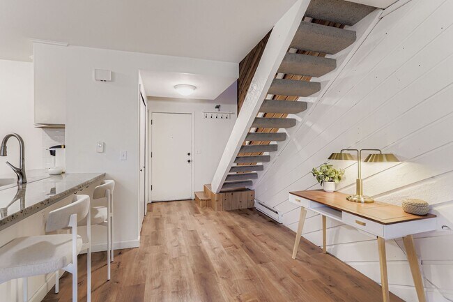 Building Photo - Idyllic West Boulder 2BDR Furnished Home