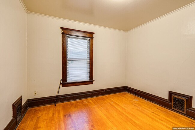 Building Photo - 111 W Parkway Ave