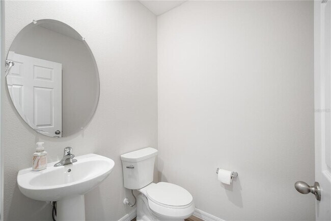 Building Photo - 14884 Summer Br Dr