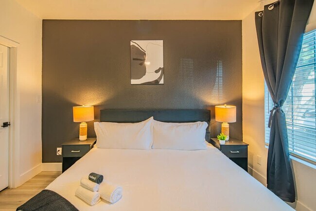 Building Photo - 7900 E Princess Dr