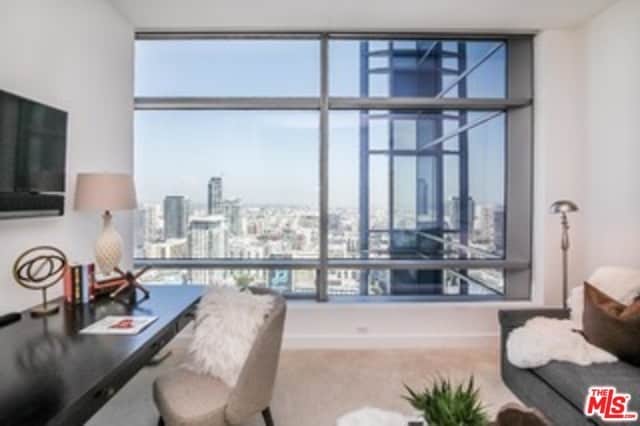 Building Photo - 900 W Olympic Blvd