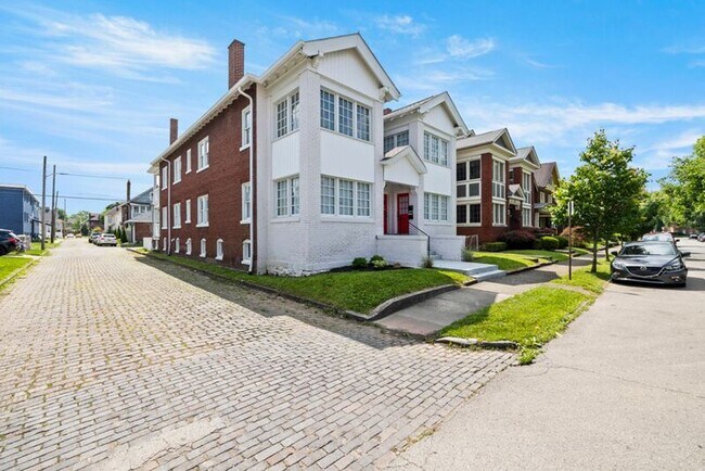 Building Photo - 64 N 20th St