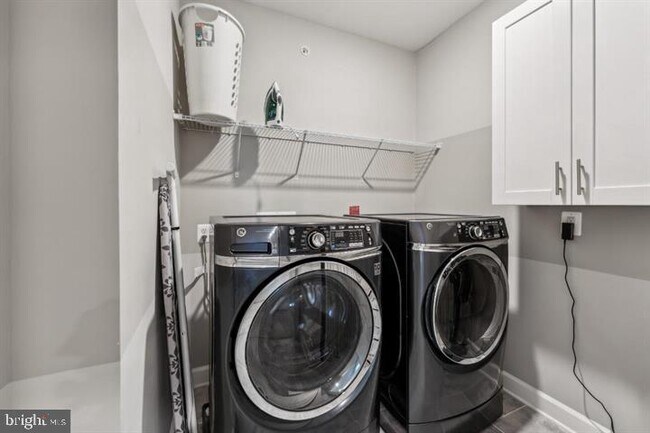 Building Photo - 45157 Kincora Dr