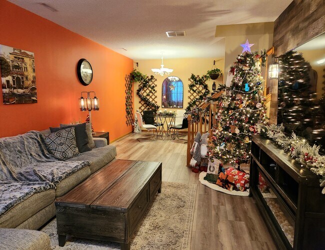 Building Photo - 862 Princeton Ave