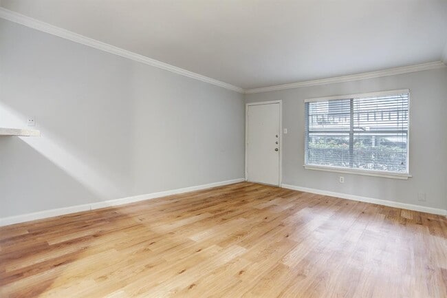 Building Photo - 1645 W Main St