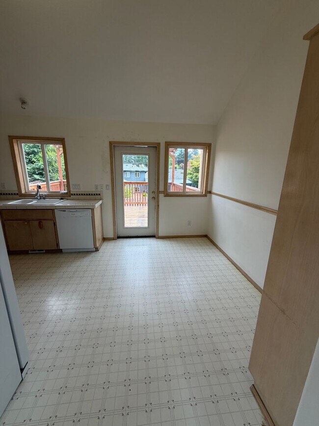 Building Photo - Beautiful Single Family Home In Beaverton  Showings Start 7/6