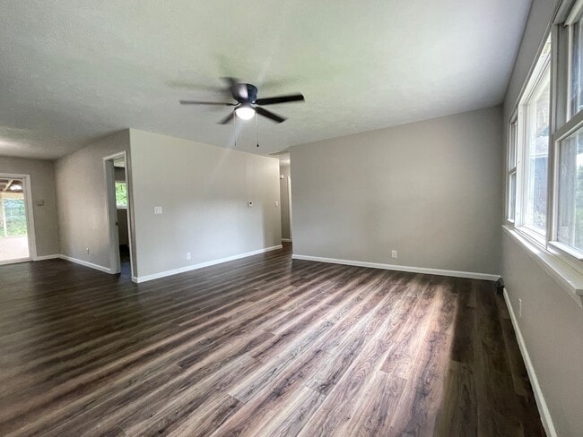 Building Photo - 1932 S Broadway Ave