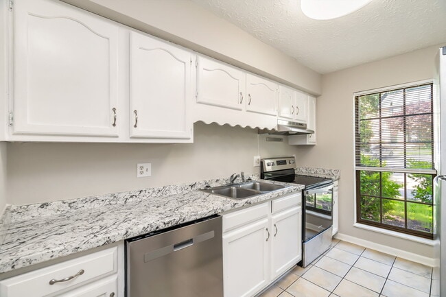 Building Photo - 118 Ladbrook Ln