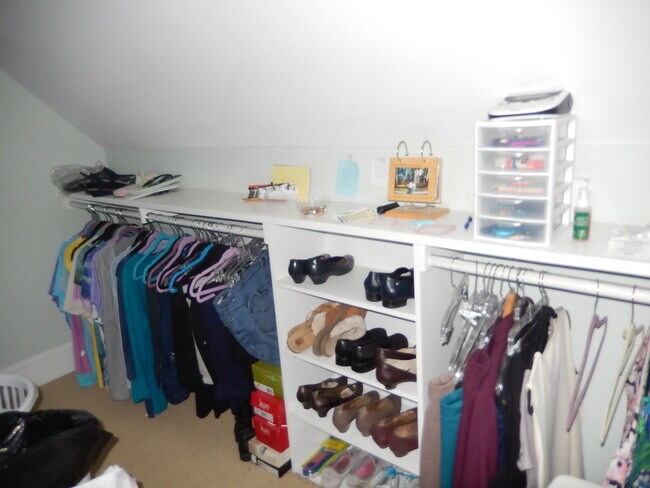 Building Photo - GLAMOROUS 3/2.5 w/ Pond View, Deck, Stainless Appliances, Wood Floors, Fireplace, & More! $2150/m...