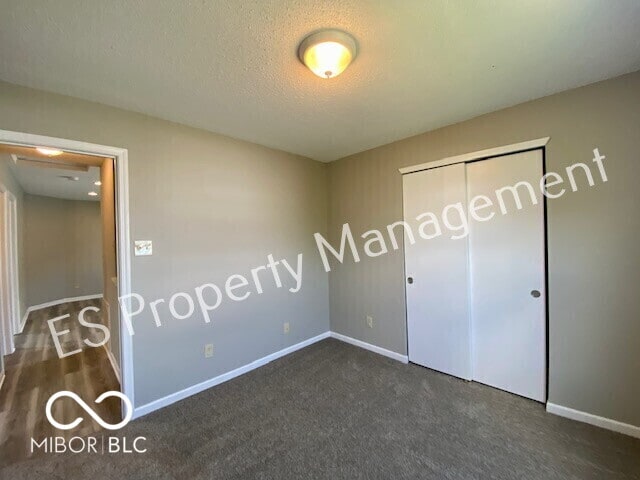 Building Photo - 10902 Glenayr Dr