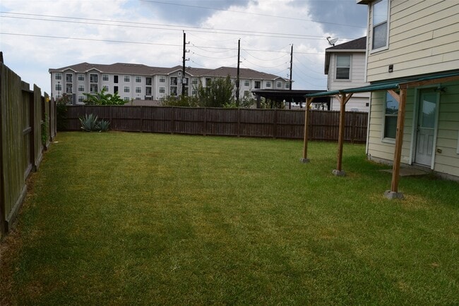 Building Photo - 15510 Liberty Bluff Dr