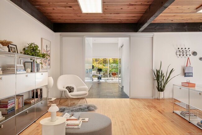 Building Photo - 431 Valley Rd