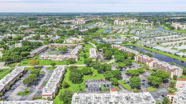 Building Photo - 23 Abbey Ln