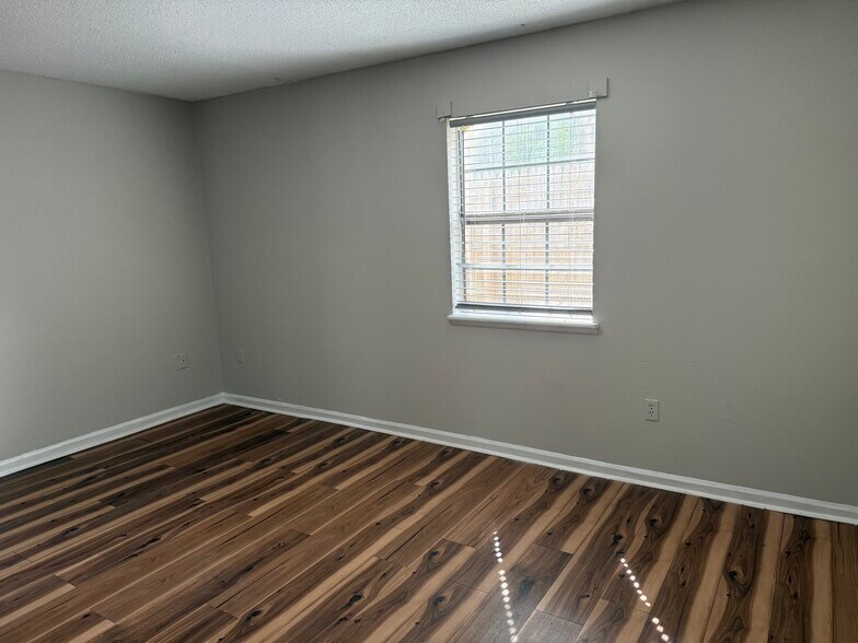 Bedroom 2 - 101 Clarendon Pl
