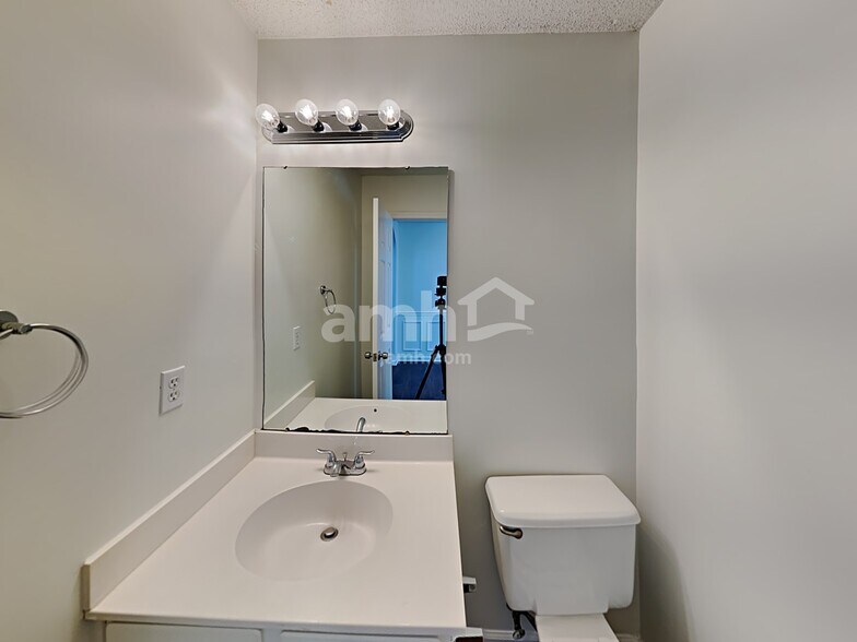 Building Photo - 13003 Shannon Park Ln