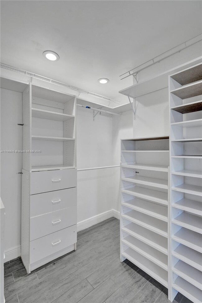 Building Photo - 9240 SW 54th St