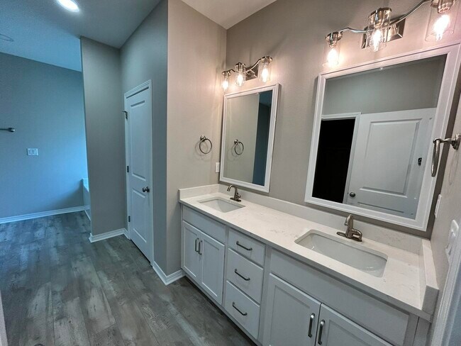 Building Photo - 6737 Sarah Ann Way