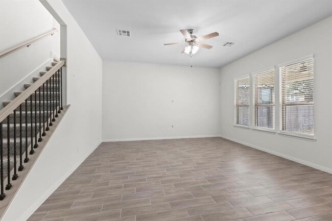 Building Photo - 104 Scenic Hills Cir