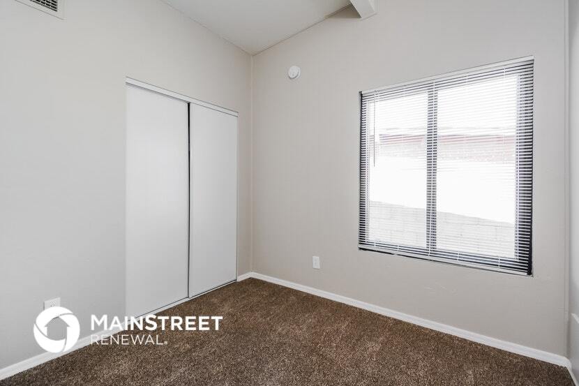 Building Photo - 734 W Holladay Dr