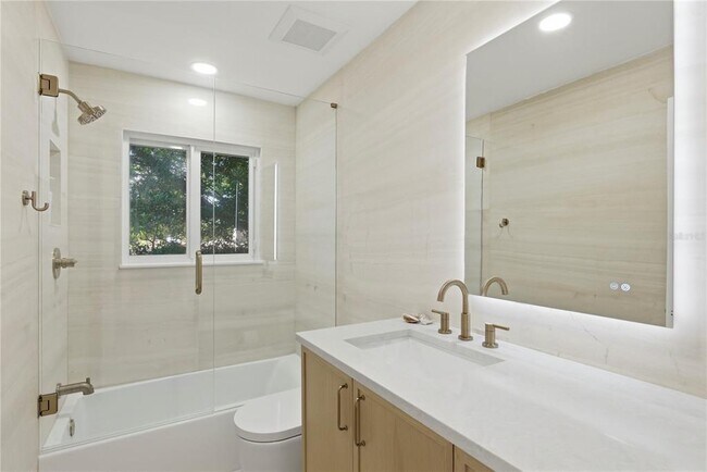 Building Photo - 377 22nd Ave SE