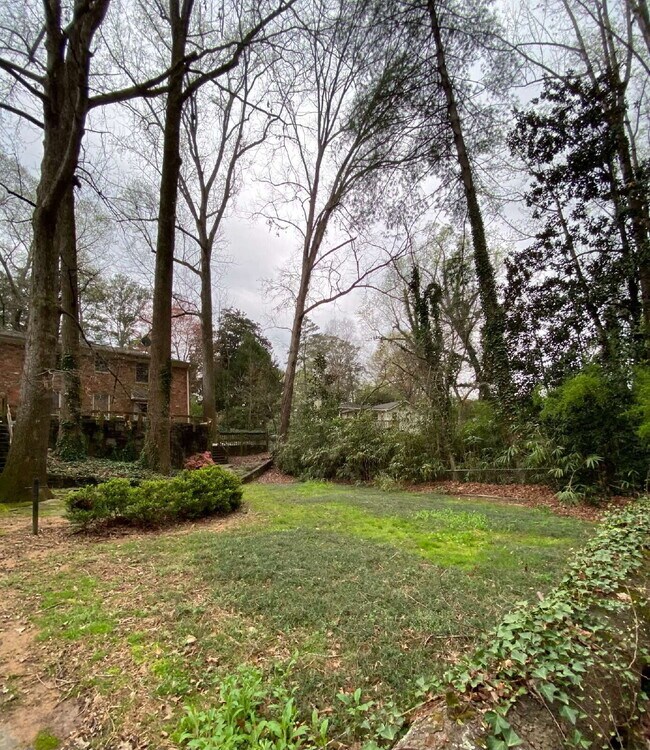 Building Photo - Modern Comfort Meets Prime Atlanta Location – Schedule Your Tour Today!