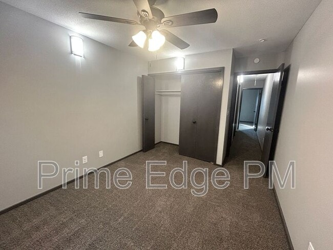 Building Photo - 1841 Ridgehaven Ct