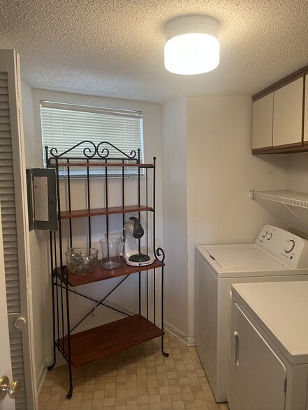 Building Photo - 4440 Nassau Ct