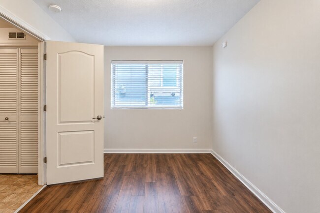 Building Photo - 16405 Camden Ave