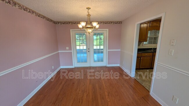 Building Photo - 15 Clark St