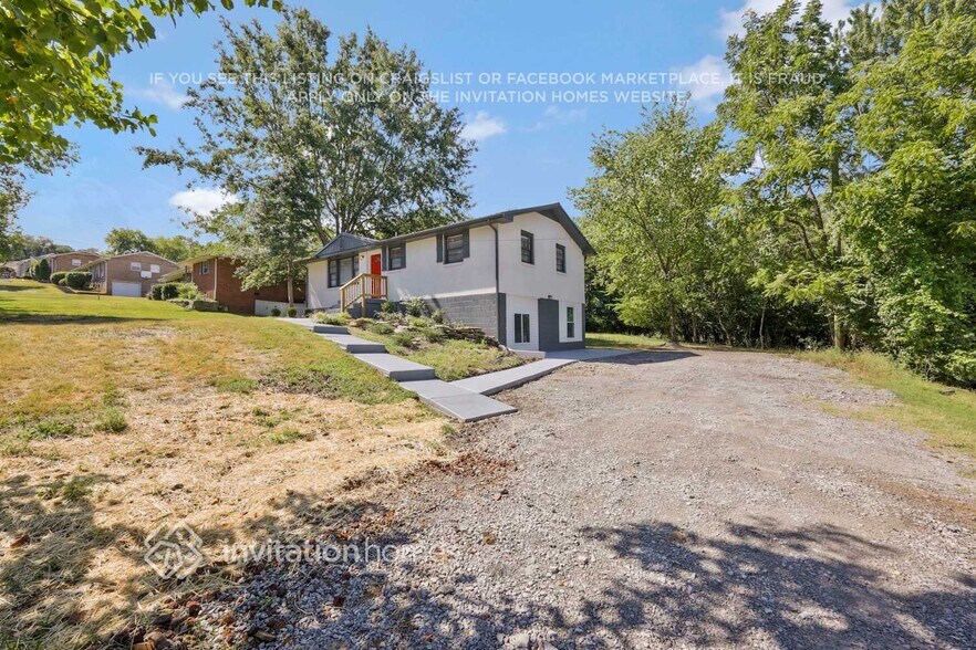 Building Photo - 118 Robinhood Cir