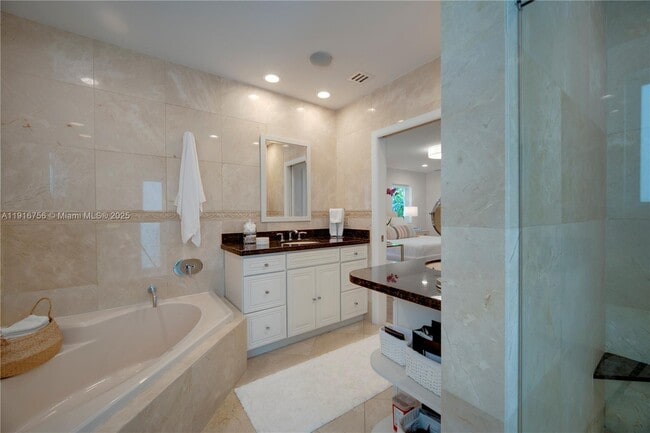 Building Photo - 11905 SW 67th Ave