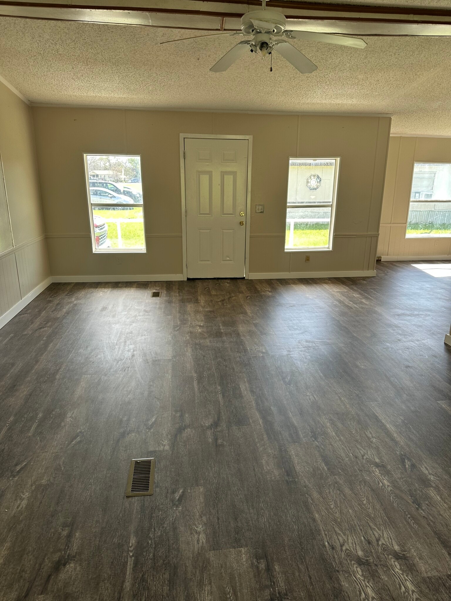 Building Photo - 315 Forest Creek Ln