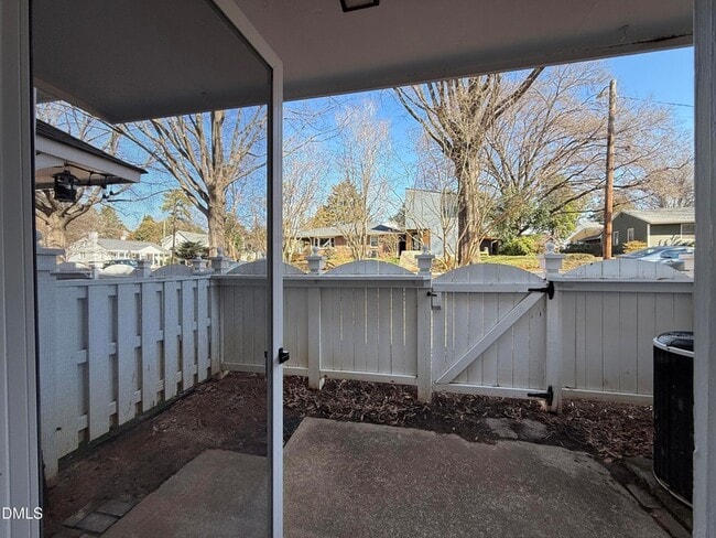 Building Photo - 1456 Barton Pl Dr