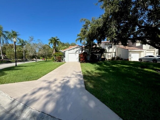Building Photo - 20910 Estada Ln