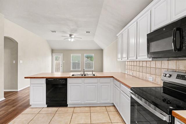 Building Photo - 633 Horn St