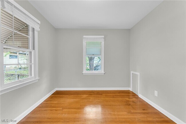 Building Photo - 1171 Hilltop Dr