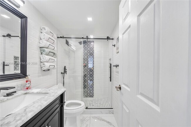 Building Photo - 2501 S Ocean Dr