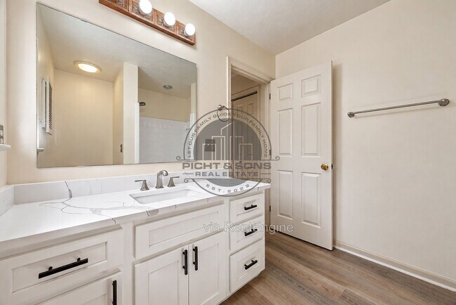 Building Photo - 3301 Lemoyne Ct