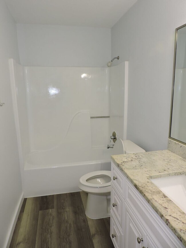 Building Photo - Lots of updates!