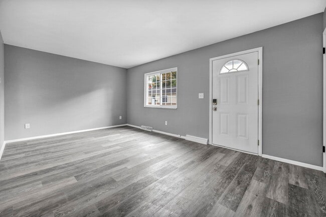 Building Photo - 231 Randel Ave