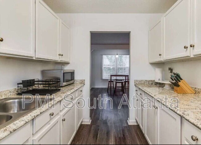 Building Photo - 1173 Moton Ave SW