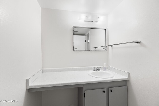 Building Photo - 3809 N 85th Pl