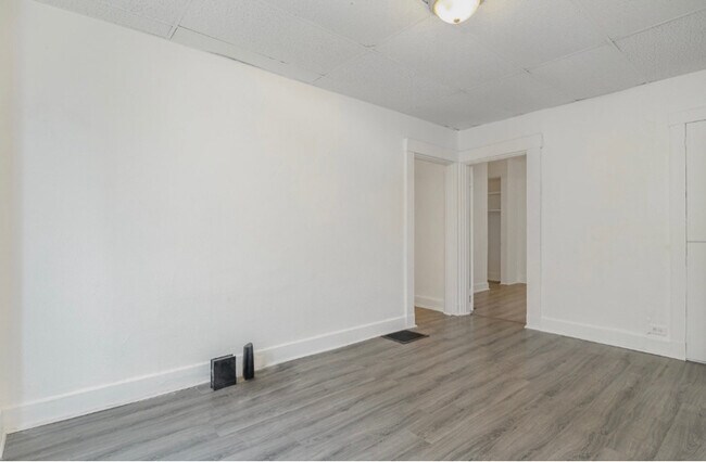 Building Photo - 500 W Wyoming Ave