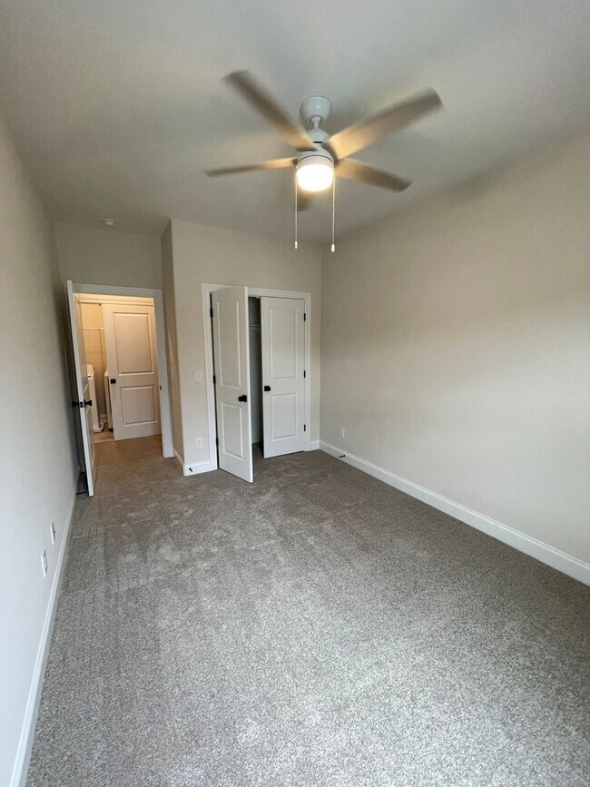Building Photo - Hidden River Estates - Cason Area