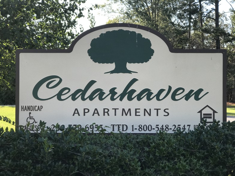 Primary Photo - Cedarhaven