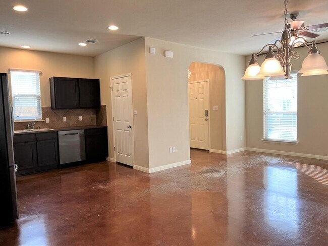 Building Photo - 4505 Senda Ln