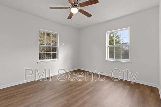 Building Photo - 3919 Weldon Dr