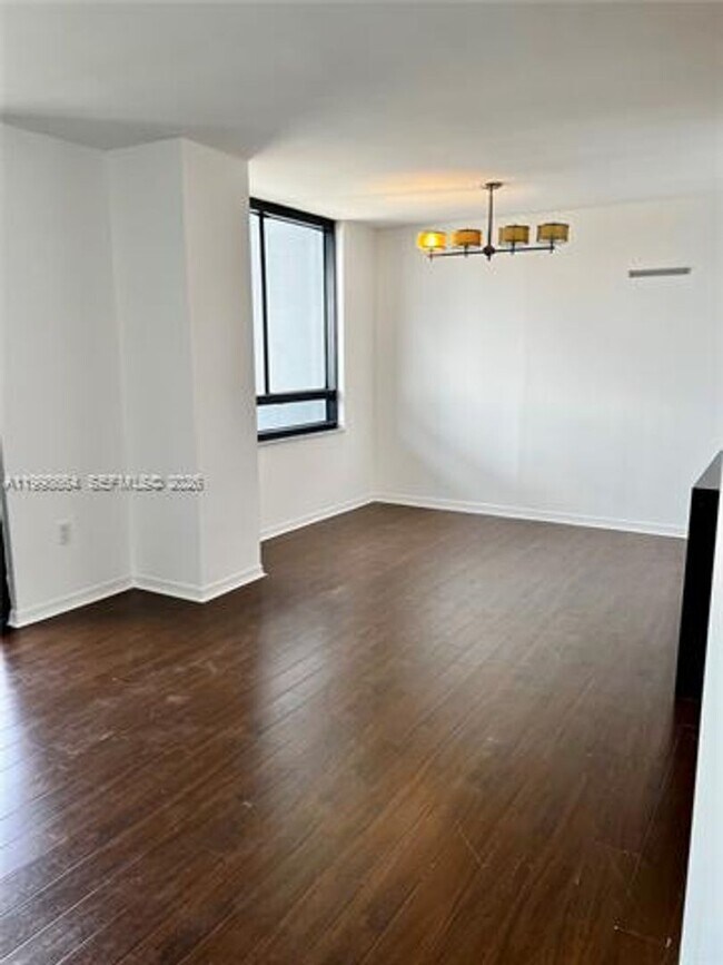 Building Photo - 1330 West Ave